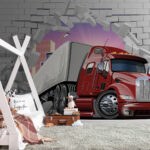Papier peint Le camion franchit le mur.