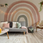 Papier peint Mur blanc avec peinture rose