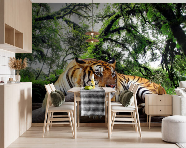 Tigre couché sur un tronc Papier peint Tigre couché sur un tronc