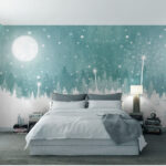 Papier peint Lune sur une forêt enneigée