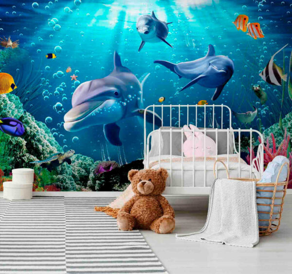 Dauphin nageant dans l'eau Papier peint Dauphin nageant dans l'eau