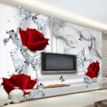 Papier peint Roses rouges flottant avec des papillons