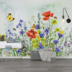 Papier peint Des fleurs éclatantes et des papillons volants.