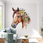 Papier peint Cheval orné de fleurs éclatantes.