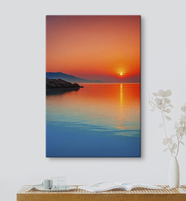 Canvas prints Sunset over a body of water Tableaux Canvas prints Sunset over a body of water