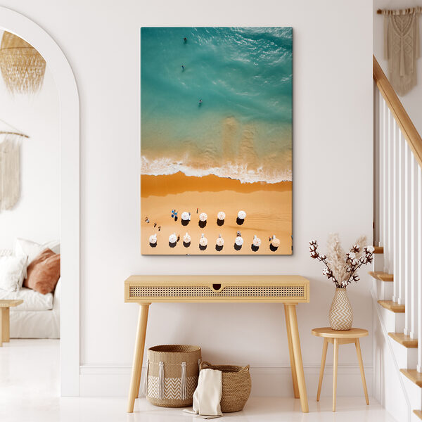 Groupe de personnes sur une plage avec des parasols Tableaux Groupe de personnes sur une plage avec des parasols