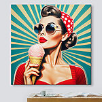 Tableaux Femme tenant un cornet de glace