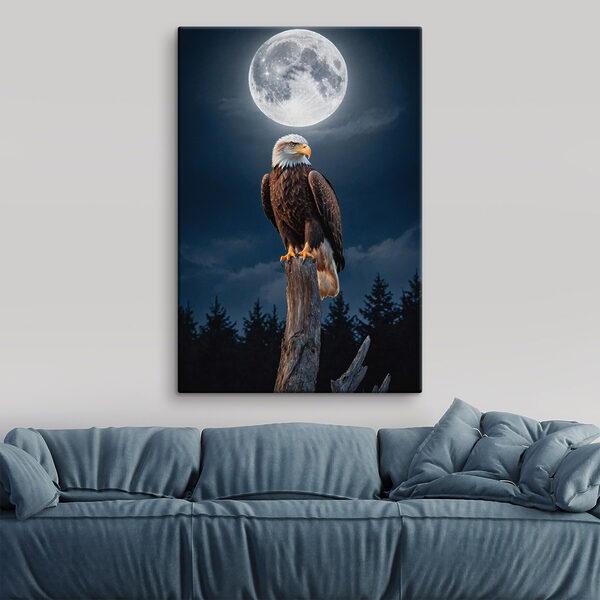 Pygargue à tête blanche sur un poteau avec la pleine lune en arrière-plan Tableaux Pygargue à tête blanche sur un poteau avec la pleine lune en arrière-plan