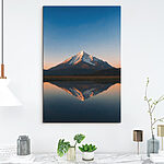 Tableaux Montagne avec un lac et de l'herbe