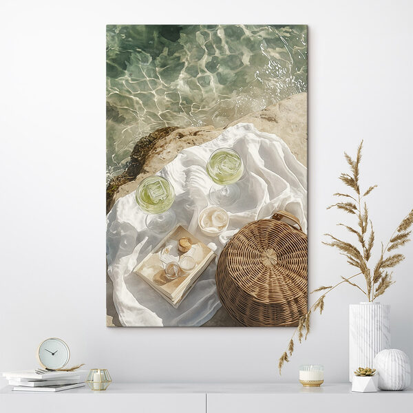 Panier pique-nique et verres de vin sur un rocher au bord de l'eau Tableaux Panier pique-nique et verres de vin sur un rocher au bord de l'eau