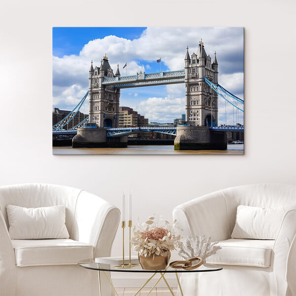 Pont sur l'eau avec tours et drapeaux Tableaux Pont sur l'eau avec tours et drapeaux