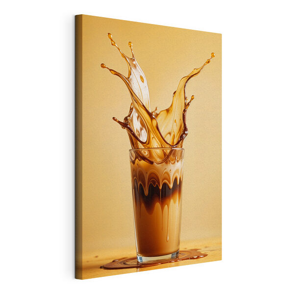Verre de liquide avec éclaboussures de liquide brun Tableaux Verre de liquide avec éclaboussures de liquide brun