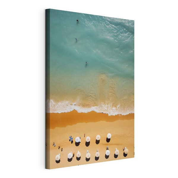 Groupe de personnes sur une plage avec des parasols Tableaux Groupe de personnes sur une plage avec des parasols